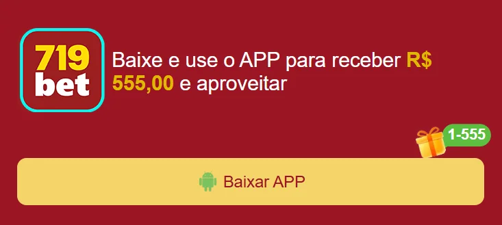 Jogador feliz usando 719bet em dispositivo móvel